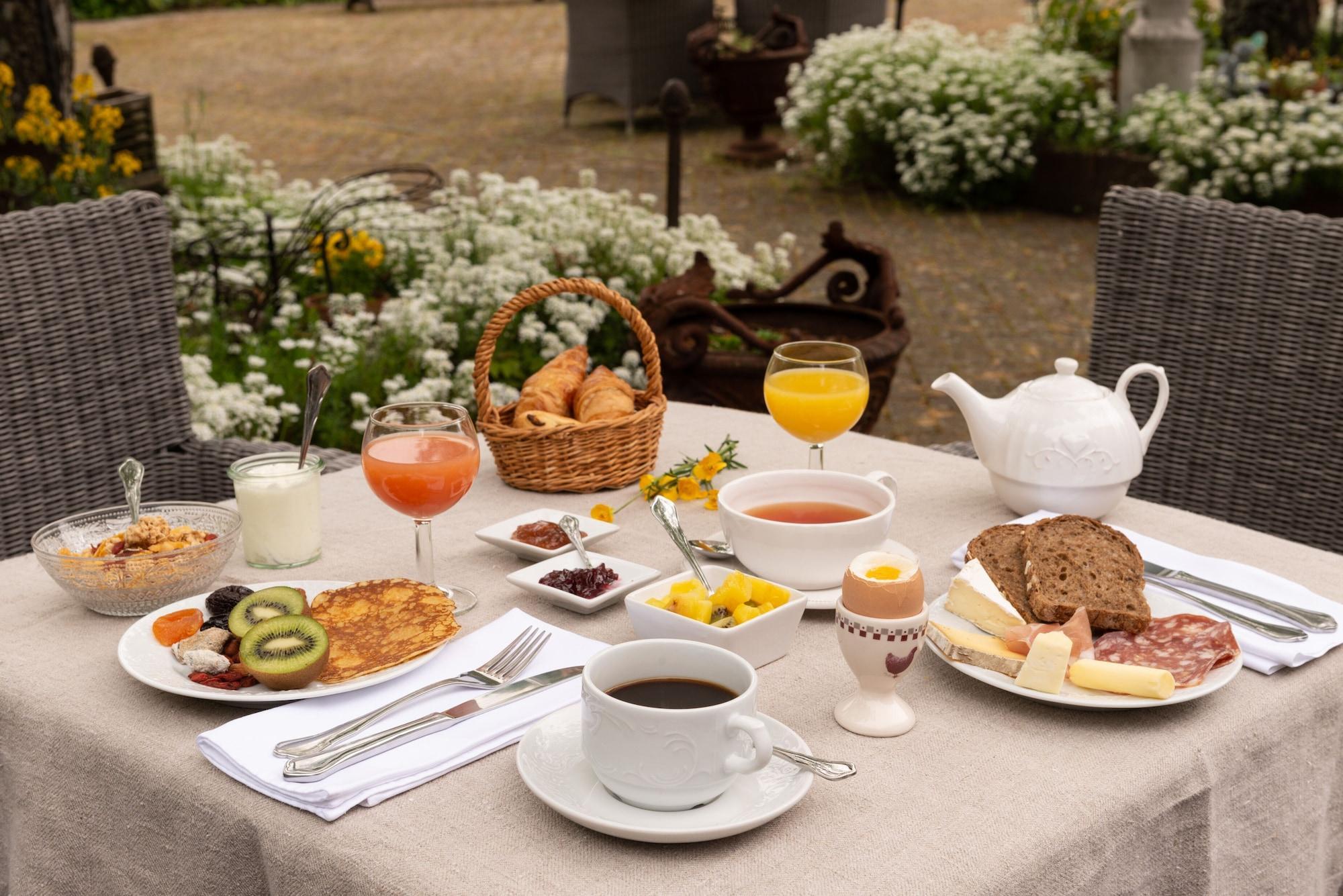 Domaine De Beaupre - Hotel The Originals Relais Ґебвіллер Екстер'єр фото